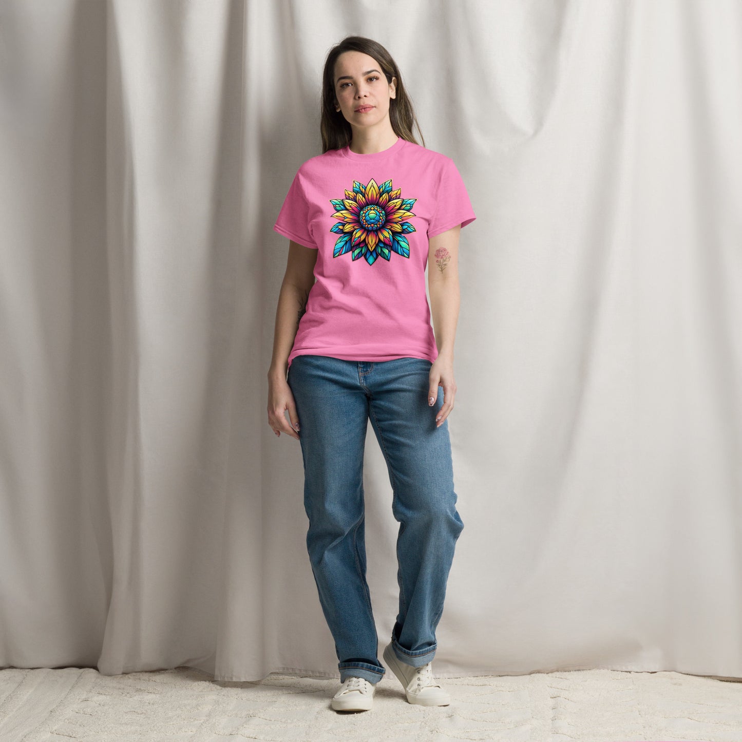 Klassisches Unisex T-Shirt - Phantasieblüte 1