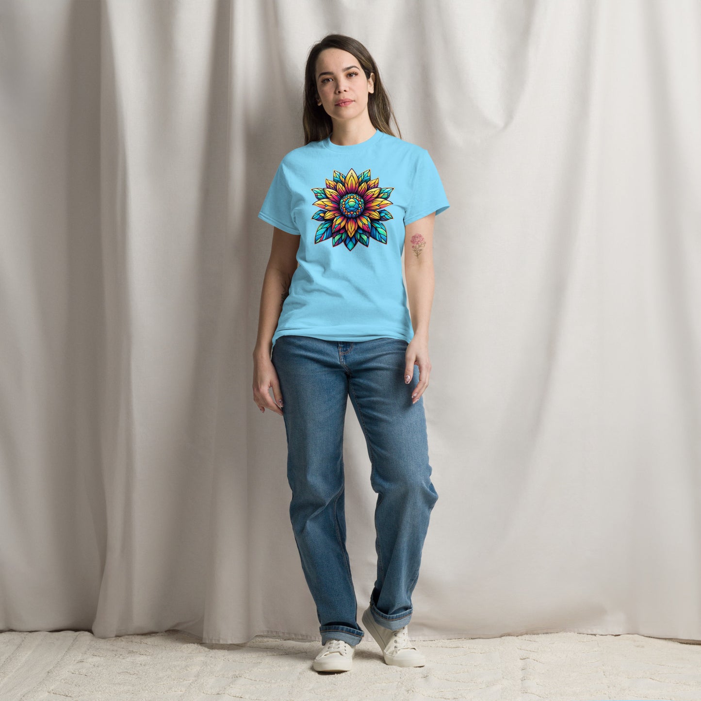 Klassisches Unisex T-Shirt - Phantasieblüte 1